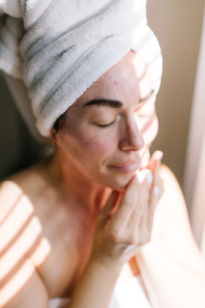 Pros & Cons of Microdermabrasion