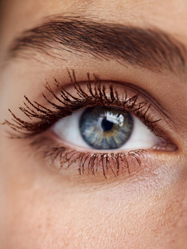 Best Makeup for Blue Eyes and Brown Hair